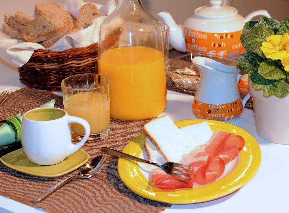 At Home Bed And Breakfast Лукка Экстерьер фото
